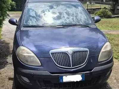 Usata Lancia Ypsilon 69 CV (50 kW) 2005 Blu Utilitaria