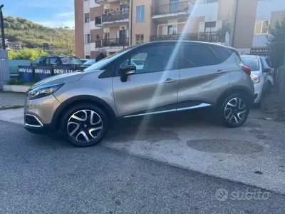 Occasion Renault Captur Life 90 ch (66 kW) 2015 Marron SUV