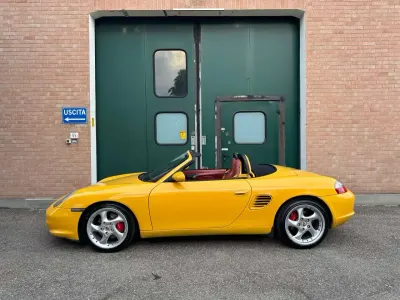 Usata Porsche Boxster 260 CV (191 kW) 2002 Speed yellow Cabrio