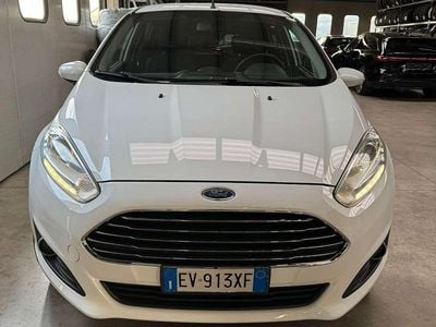 Usata Ford Fiesta Business Edition 80 CV (58 kW) 2014 Bianco Utilitaria