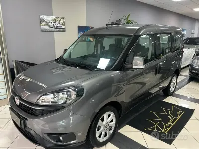 Usata Fiat Doblò Lounge 105 CV (77 kW) 2019 Grigio Monovolume