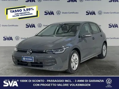 Usata VW Golf VIII Life 116 CV (85 kW) 2025 Gray Berlina