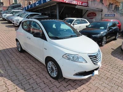 Usata Lancia Ypsilon Platinum 69 CV (50 kW) 2011 Bianco Utilitaria