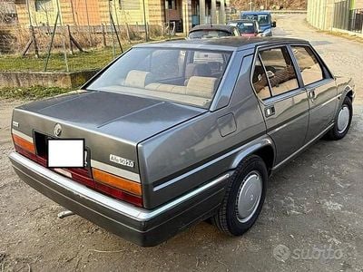 Usata Alfa Romeo 90 120 CV (88 kW) 1985 Grigio Berlina