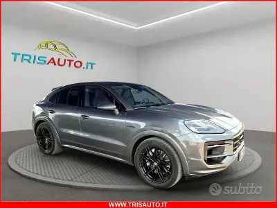 Usata Porsche Cayenne 470 CV (345 kW) 2026 Grigio SUV