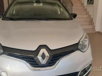 Usata Renault Captur 90 CV (66 kW) 2016 Grigio SUV