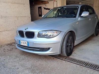Usata BMW 118 143 CV (105 kW) 2011 Grigio Utilitaria