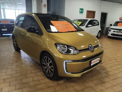 Usata VW e-up! 61 kW (83 CV) 2020 Honey yellow/tetto nero / metallizzato Utilitaria