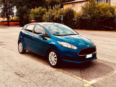 Usata Ford Fiesta 75 CV (55 kW) 2017 Blu/azzurro Utilitaria