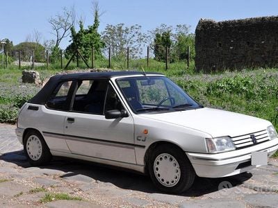 Usata Peugeot 205 60 CV (44 kW) 1995 Bianco Utilitaria