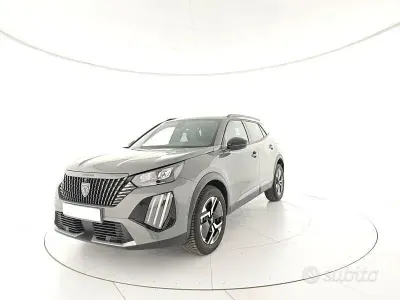 Usado Peugeot 2008 Allure 100 HP (73 kW) 2025 Cinzento SUV