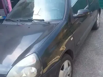 Usata Renault Clio II 75 CV (55 kW) 2004 Nero Utilitaria