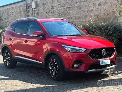 Usata MG ZS Luxury 106 CV (77 kW) 2023 Rosso dinamico SUV
