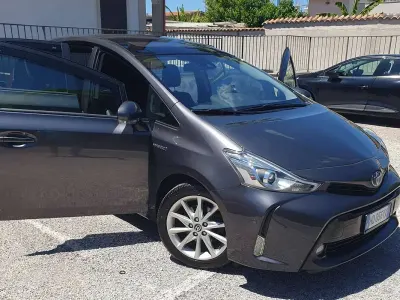 Usata Toyota Prius+ Lounge 99 CV (72 kW) 2020 Grigio Monovolume