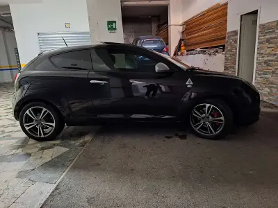 Usata Alfa Romeo MiTo 170 CV (125 kW) 2012 Nero Utilitaria