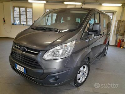 Usata Ford Tourneo Titanium 170 CV (125 kW) 2019 Grigio Monovolume