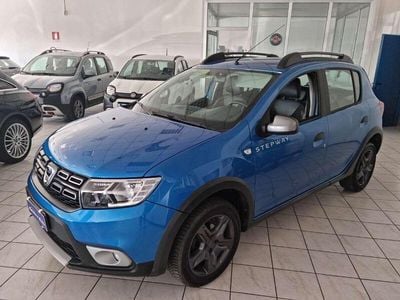 Usata Dacia Sandero 90 CV (66 kW) 2017 Blu/azzurro Utilitaria
