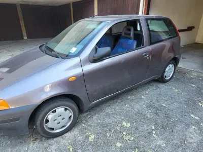 Usata Fiat Punto 54 CV (39 kW) 1999 Grigio Berlina