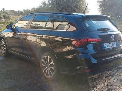 Usata Fiat Tipo 120 CV (88 kW) 2020 Nero Station wagon