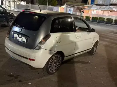 Usata Lancia Ypsilon 90 CV (66 kW) 2008 Bianco Utilitaria