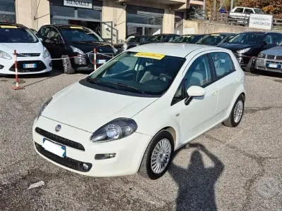 Usata Fiat Punto Easy 75 CV (55 kW) 2012 Bianco Utilitaria