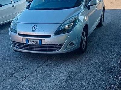 Usata Renault Scénic III 131 CV (96 kW) 2012 Grigio Monovolume