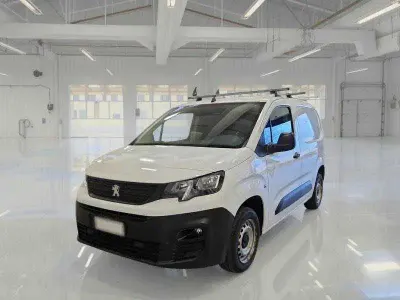 Usata Peugeot Partner Premium 100 CV (73 kW) 2021 Viola Monovolume