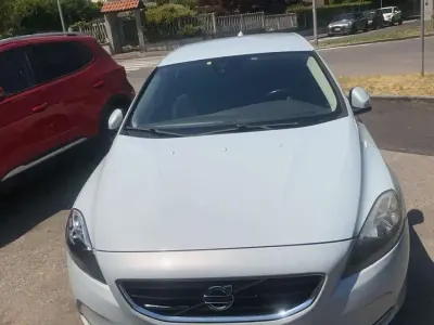 Usata Volvo V40 177 CV (130 kW) 2013 Grigio Berlina