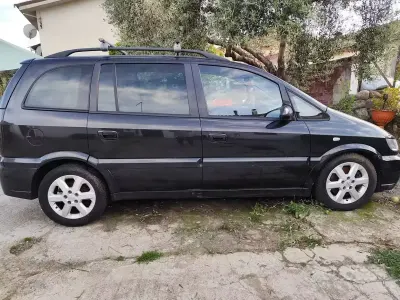 Usata Opel Zafira OPC 192 CV (141 kW) 2001 Monovolume