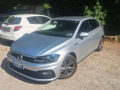 Usata VW Polo R-line 90 CV (66 kW) 2020 Grigio Utilitaria