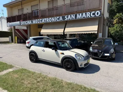 Usata Mini Cooper D 109 CV (80 kW) 2008 Bianco Utilitaria