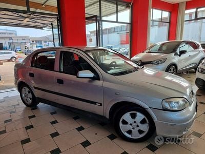 Usata Opel Astra Elegance 75 CV (55 kW) 2002 Grigio Berlina