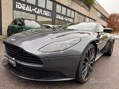 Usata Aston Martin DB11 534 CV (392 kW) 2023 Grigio Coupé