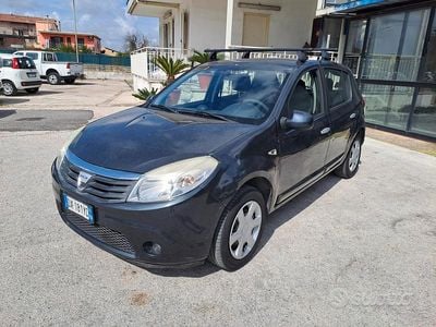 Usata Dacia Sandero Ambiance 75 CV (55 kW) 2009 Grigio Berlina