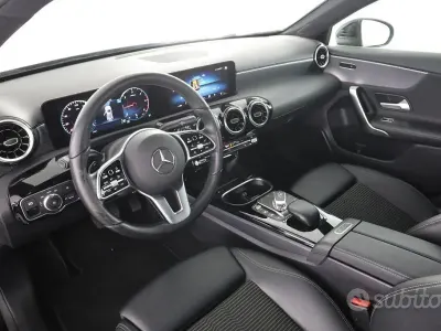 Usata Mercedes A180 Business 150 CV (110 kW) 2020 Nero Berlina