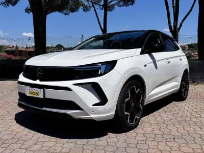 Usata Opel Grandland X Ultimate 131 CV (96 kW) 2023 Bianco SUV