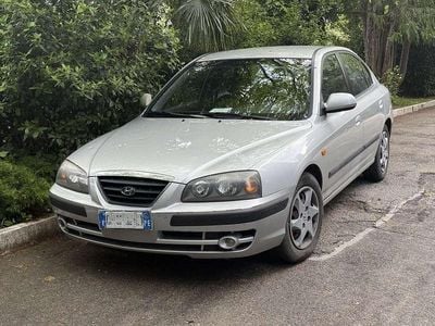Begagnad Hyundai Elantra Comfort 105 HK (77 kW) 2005 Silver Sedan