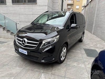 Mercedes V220