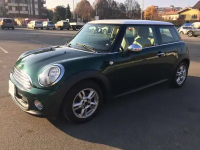 Usata Mini ONE 75 CV (55 kW) 2011 Verde Utilitaria