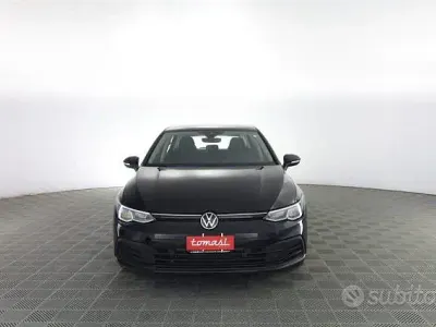 Usata VW Golf VIII Life 110 CV (80 kW) 2023 Nero perla Berlina