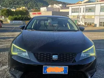 Usata Seat Leon 100 CV (73 kW) 2013 Nero Berlina