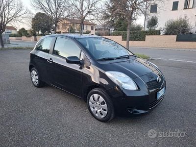 Usata Toyota Yaris 69 CV (50 kW) 2008 Nero Berlina