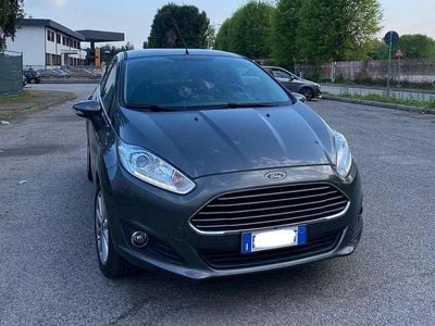 Usata Ford Fiesta Titanium 95 CV (69 kW) 2016 Grigio Berlina