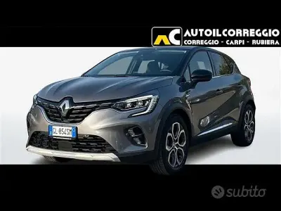 Usata Renault Captur Techno 145 CV (106 kW) 2023 Grigio scuro SUV