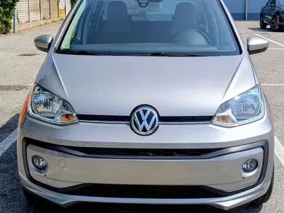 Usata VW up! Move 65 CV (47 kW) 2021 Grigio Utilitaria