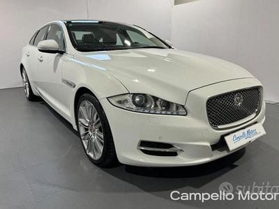 Usata Jaguar XJ Premium Luxury 275 CV (202 kW) 2014 Bianco metallizzato Berlina