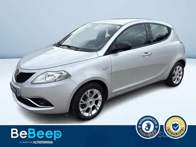 Usata Lancia Ypsilon Silver 69 CV (50 kW) 2016 Grigio metallizzato Utilitaria