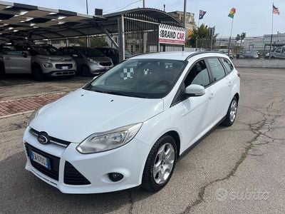 Usata Ford Focus 95 CV (69 kW) 2014 Bianco Station wagon