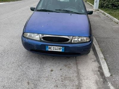 Usata Ford Fiesta 60 CV (44 kW) 1999 Utilitaria
