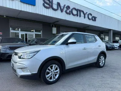 Usata SsangYong Tivoli 116 CV (85 kW) 2016 Grigio SUV